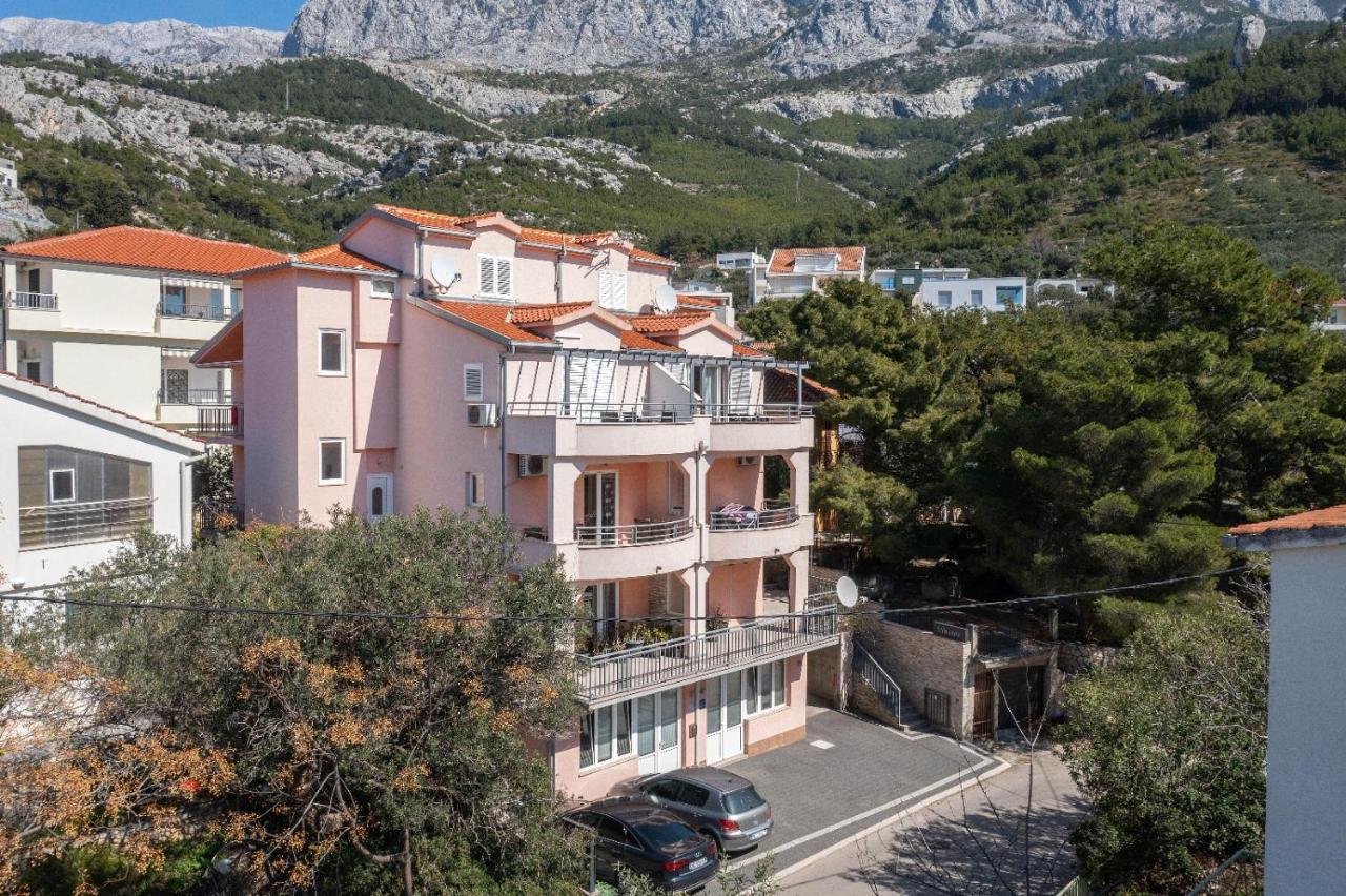 Apartments Luka Toni Krvavica Esterno foto