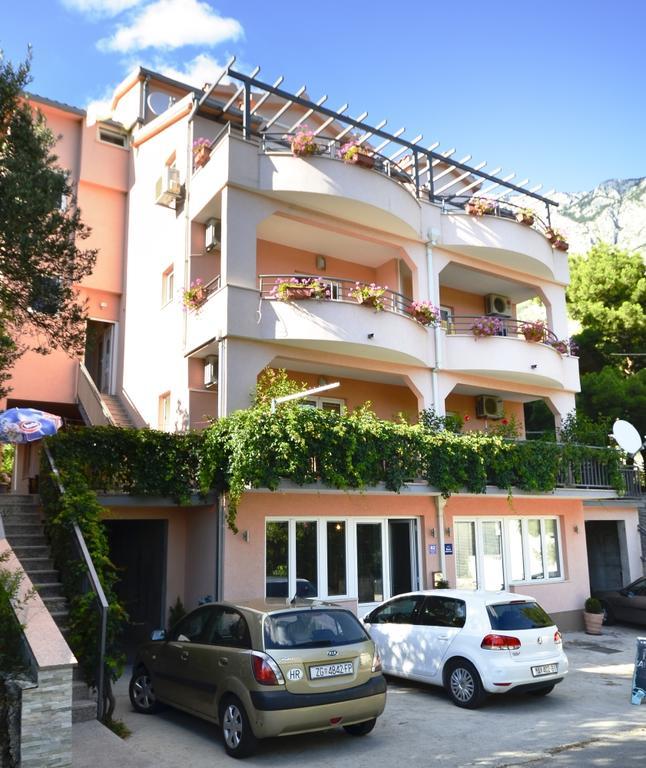 Apartments Luka Toni Krvavica Esterno foto